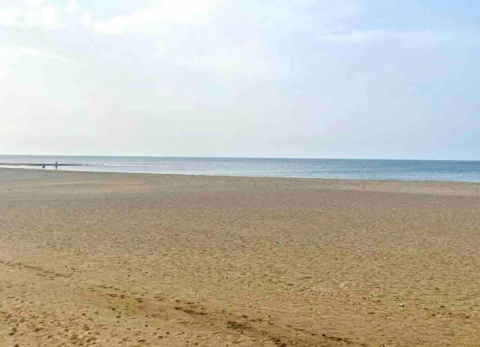 Casa Mesana Nuevo Apartamento En La Playa Con Aire Acondicionado 宏达海滩 外观 照片